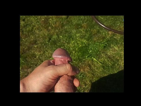 ❤️ Hottie si fa scopare a figa rosa è cums cun un squirt in un giardinu d'estate ️ Pornu di qualità à co.teencumpot.ru